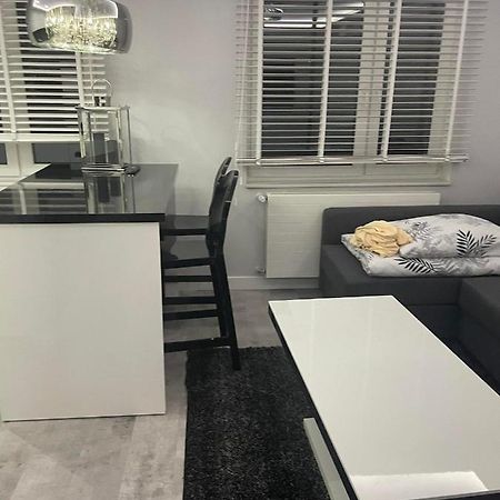 Appartement Apartament Poniatowa Extérieur photo