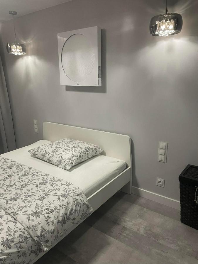 Appartement Apartament Poniatowa Extérieur photo